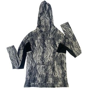 Lululemon Hooded Pullover Sweatshirt – Black White Pattern – Athletic Yoga Wear